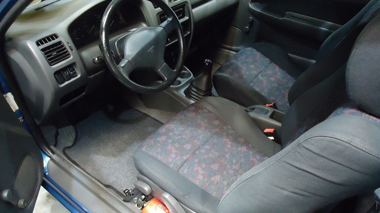 Mazda 323 F - hatchback