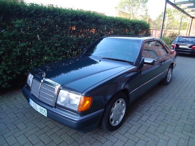 Mercedes-Benz 124 COUPE