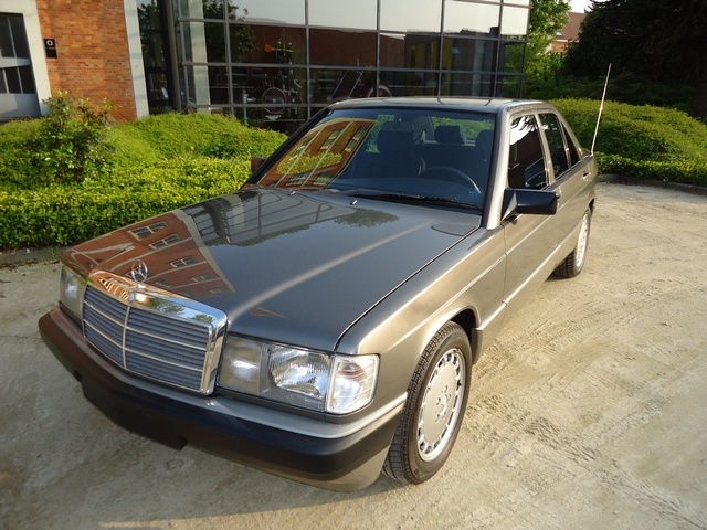 Mercedes-Benz 190E